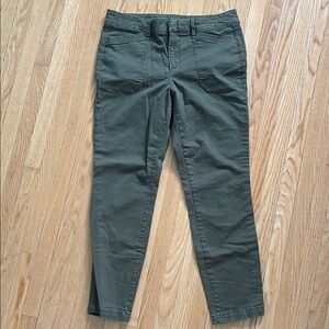 Old Navy pixie pants size 8